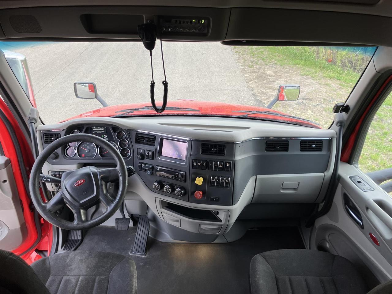 2020 Peterbilt 579 80" Raised Roof Rochester MN