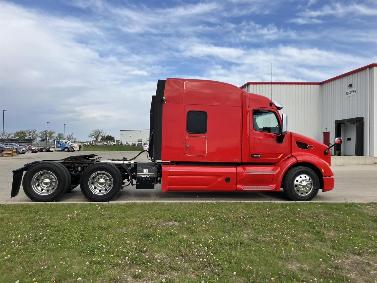 2020 Peterbilt 579 80" Raised Roof Rochester MN