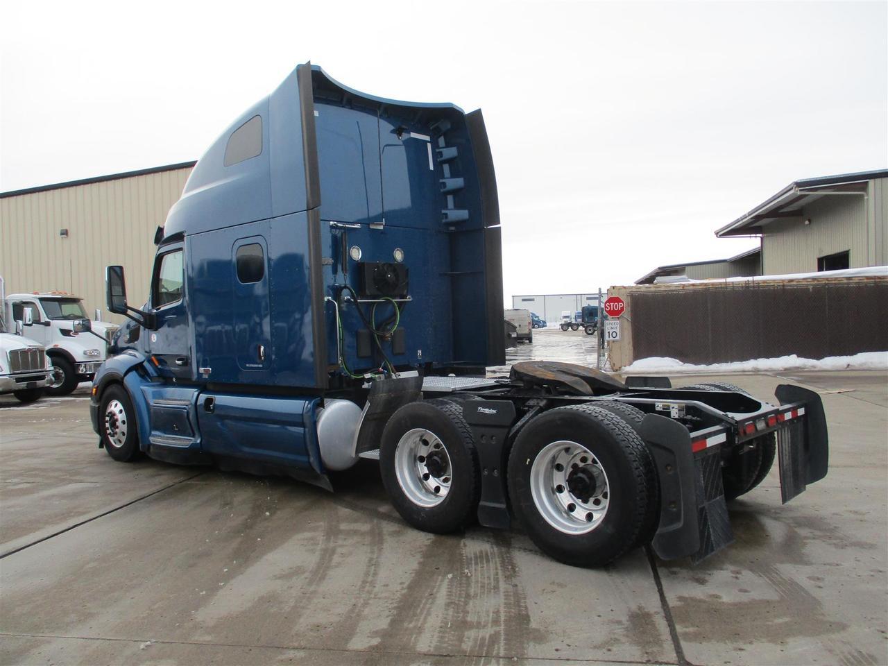 2020 Peterbilt 579 80" Ultraloft Eau Claire WI