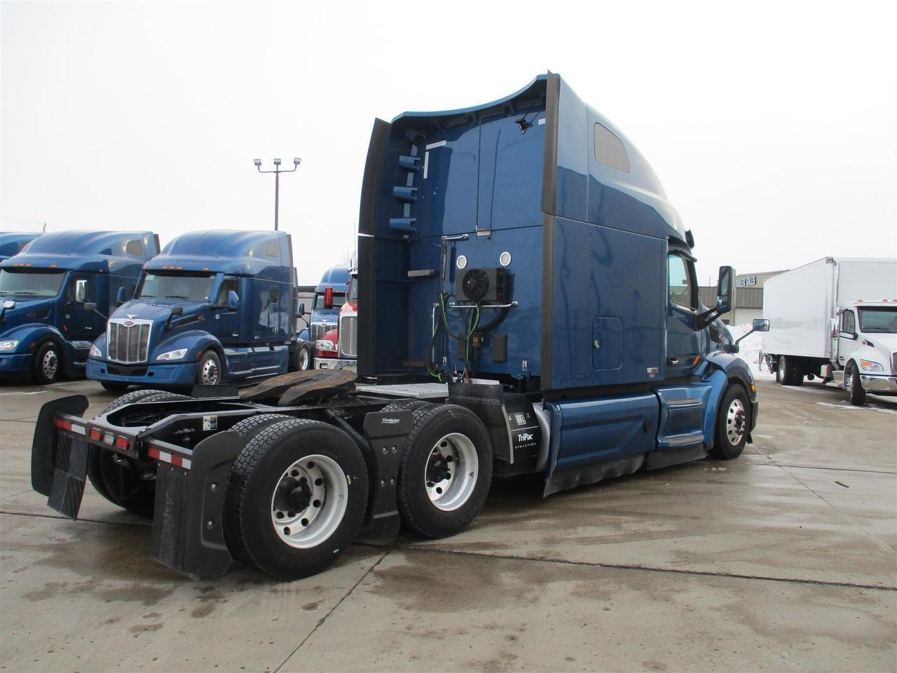2020 Peterbilt 579 80" Ultraloft Eau Claire WI