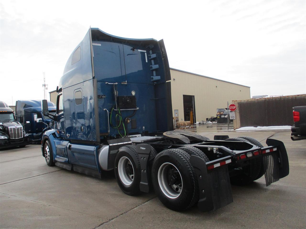 2020 Peterbilt 579 80" Ultraloft Eau Claire WI
