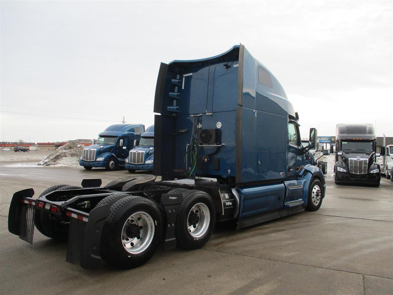 2020 Peterbilt 579 80" Ultraloft Eau Claire WI