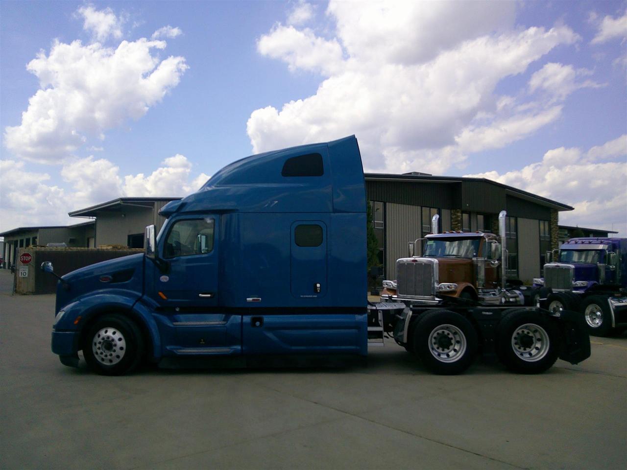 2020 Peterbilt 579 80" Ultraloft Eau Claire WI