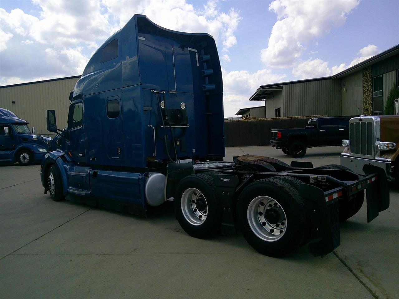 2020 Peterbilt 579 80" Ultraloft Eau Claire WI