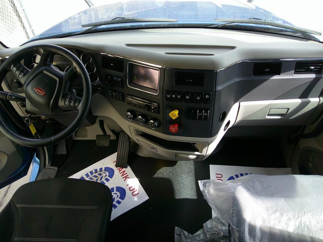2020 Peterbilt 579 80" Ultraloft Rochester MN