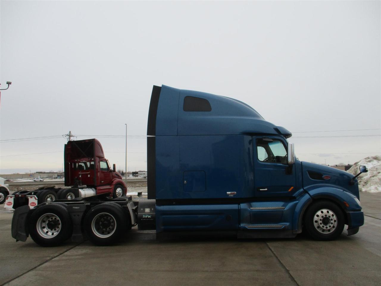 2020 Peterbilt 579 80" Ultraloft Fargo ND
