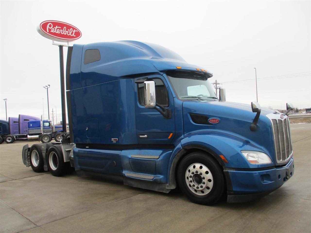 2020 Peterbilt 579 80" Ultraloft Fargo ND