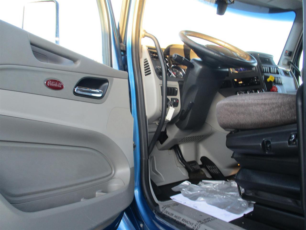 2020 Peterbilt 579 80" Ultraloft Fargo ND