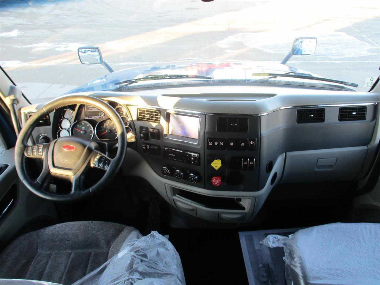 2020 Peterbilt 579 80" Ultraloft Fargo ND