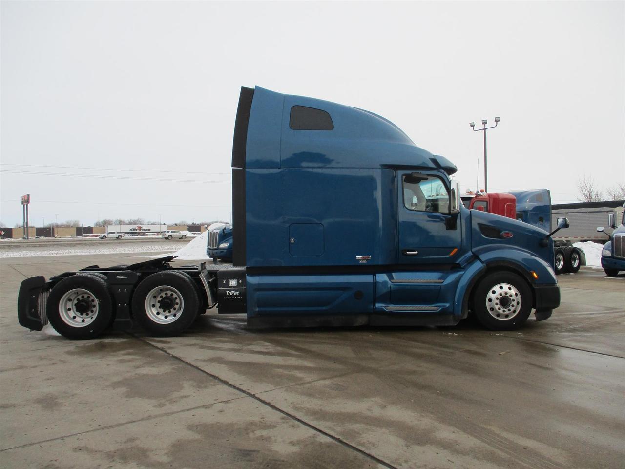 2020 Peterbilt 579 80" Ultraloft Fargo ND