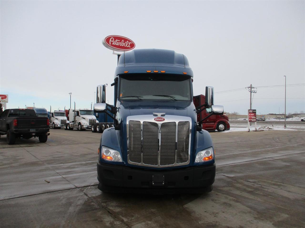 2020 Peterbilt 579 80" Ultraloft Fargo ND