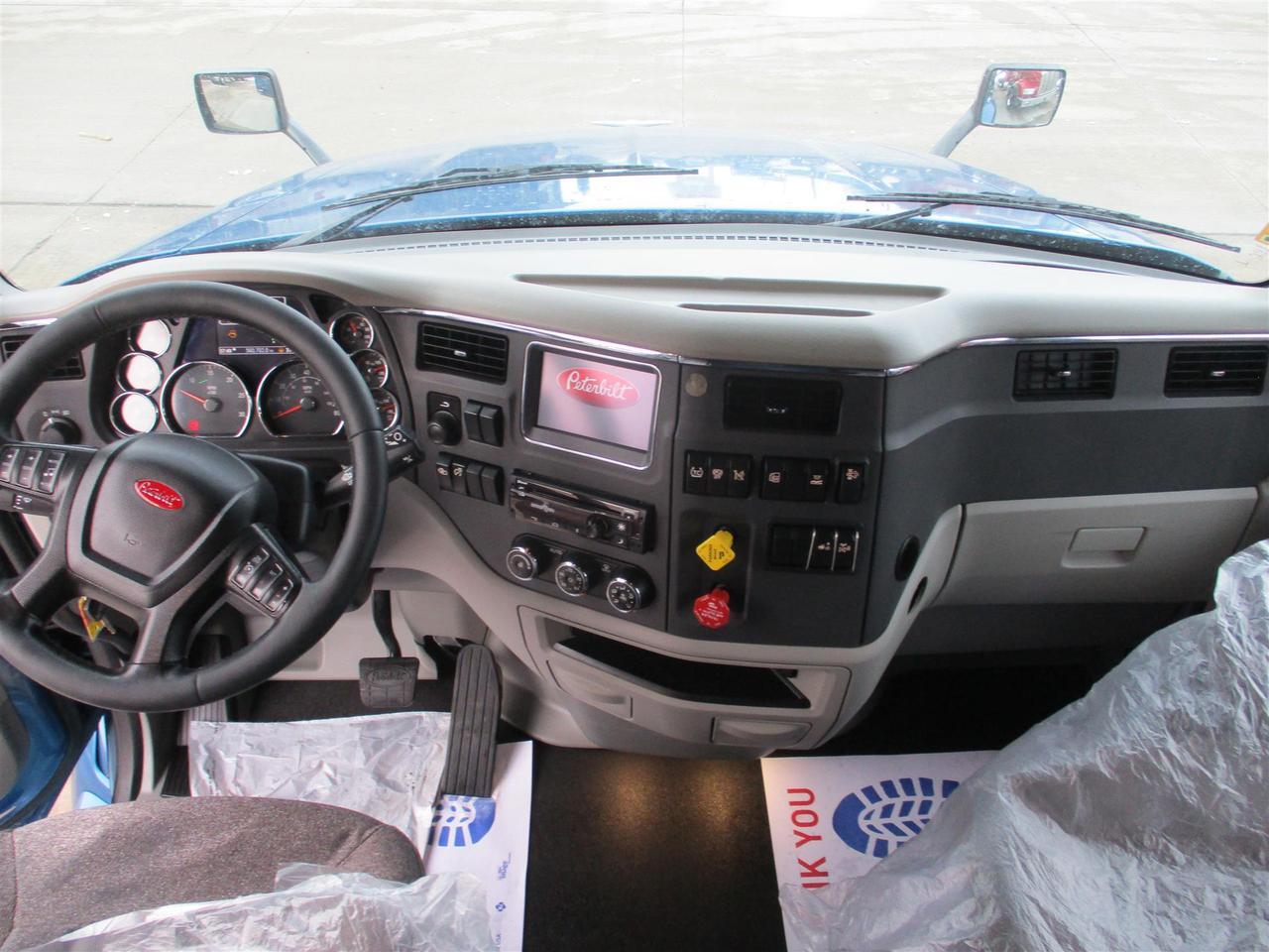 2020 Peterbilt 579 80" Ultraloft Fargo ND