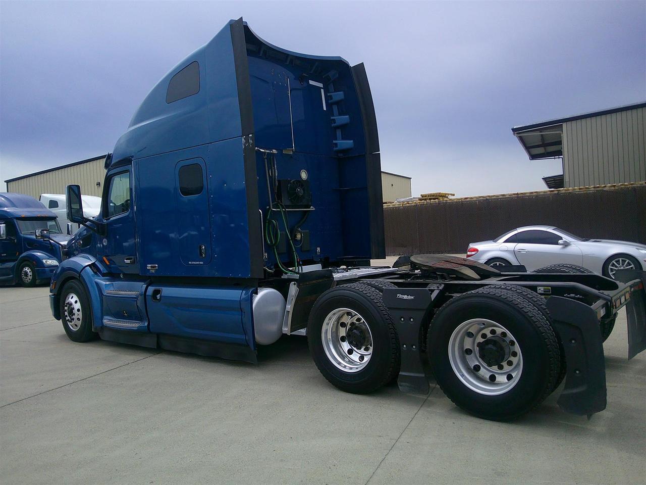 2020 Peterbilt 579 80" Ultraloft Fargo ND
