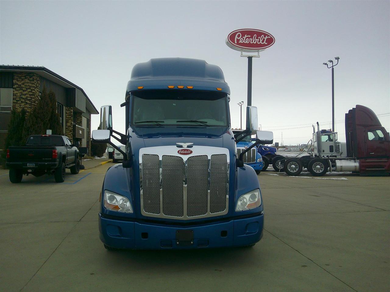 2020 Peterbilt 579 Sleeper