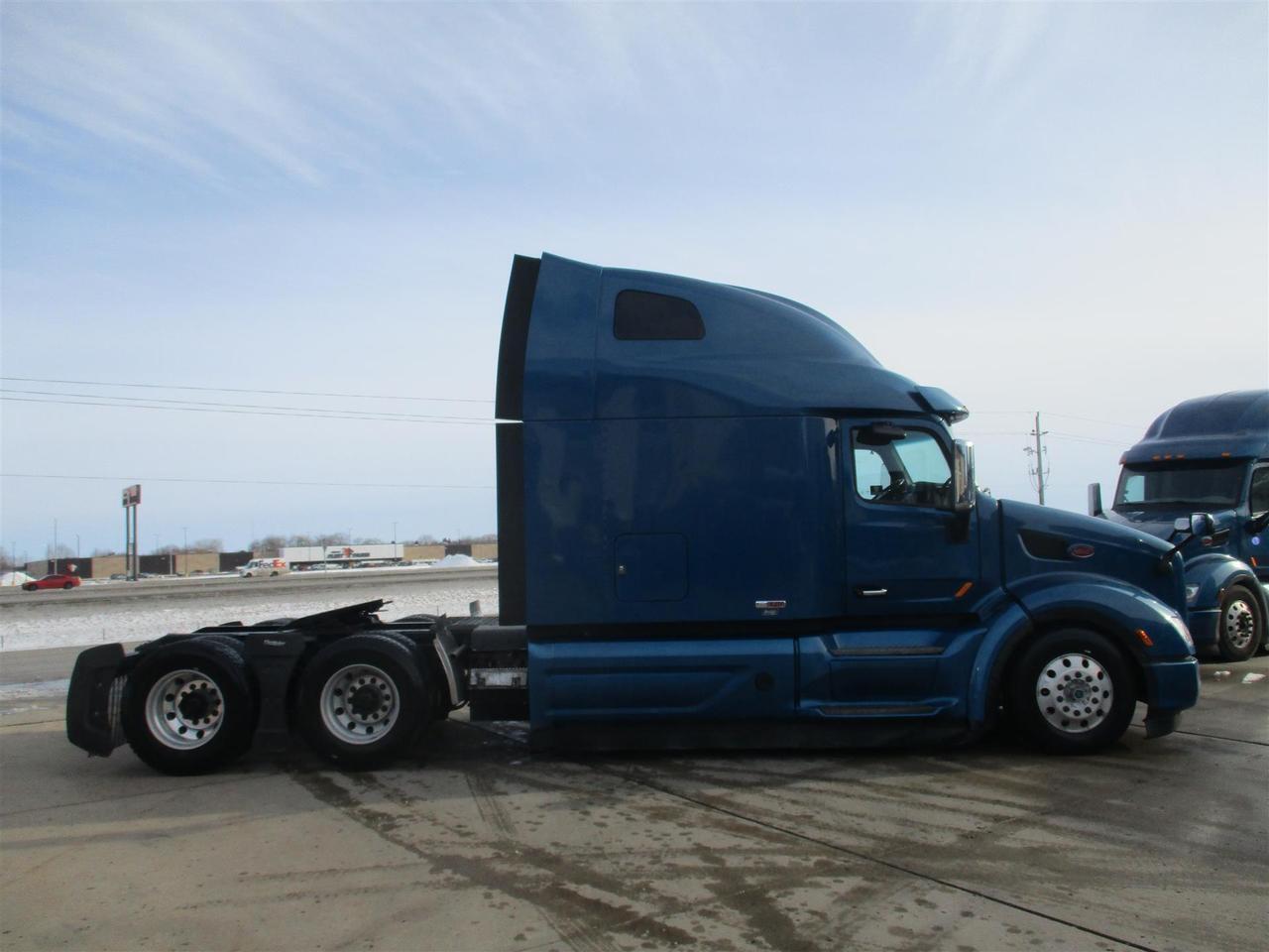 2020 Peterbilt 579 80" Ultraloft Fargo ND