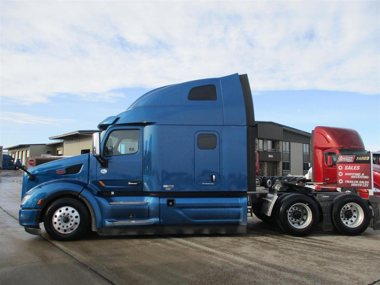 2020 Peterbilt 579 80" Ultraloft Fargo ND