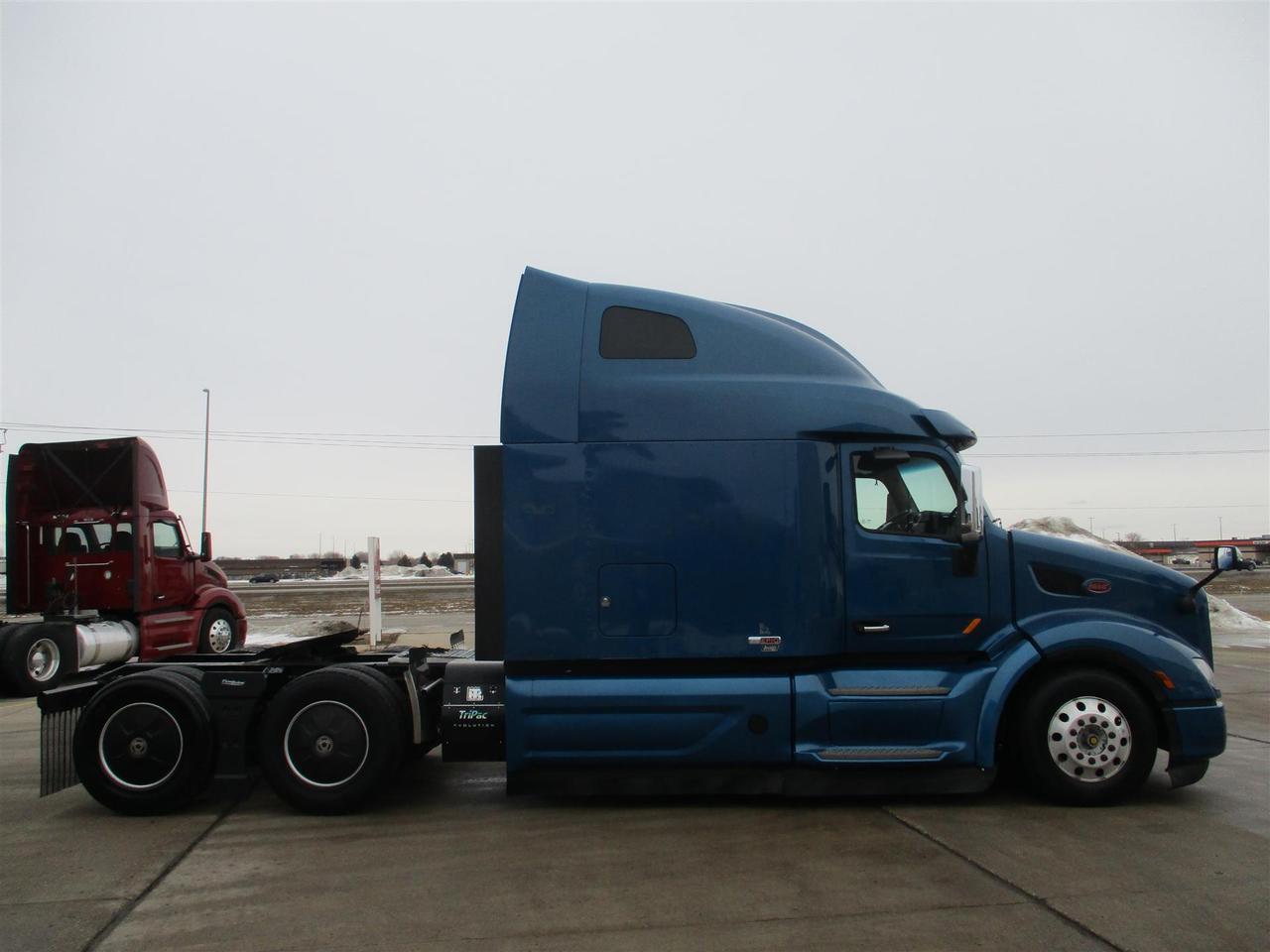 2020 Peterbilt 579 80" Ultraloft Fargo ND