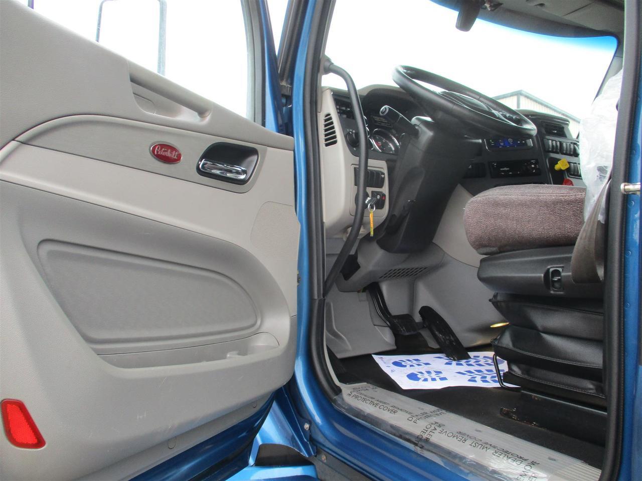 2020 Peterbilt 579 80" Ultraloft Fargo ND