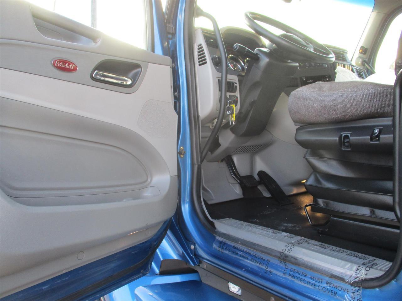 2020 Peterbilt 579 80" Ultraloft Fargo ND