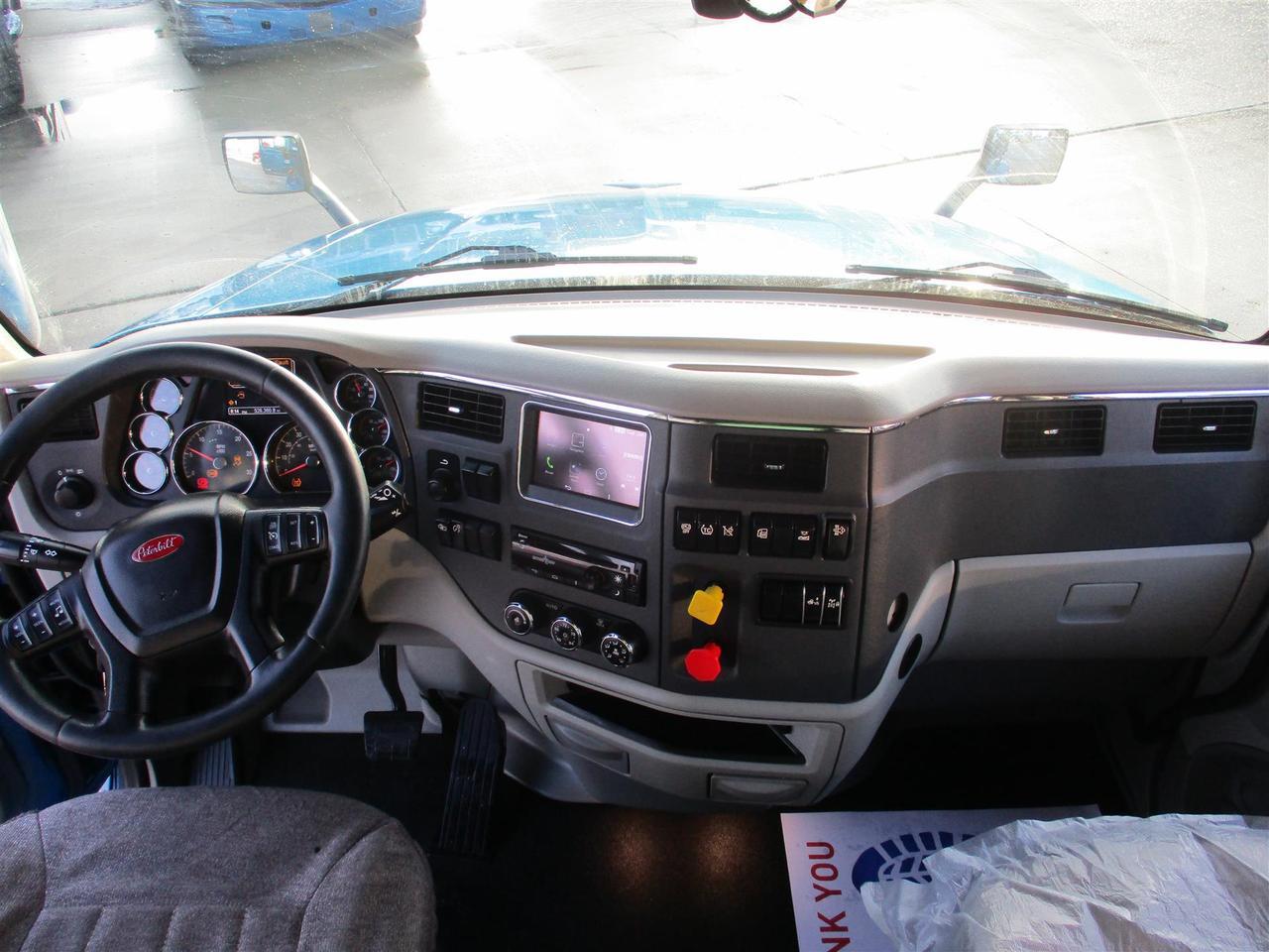 2020 Peterbilt 579 80" Ultraloft Fargo ND