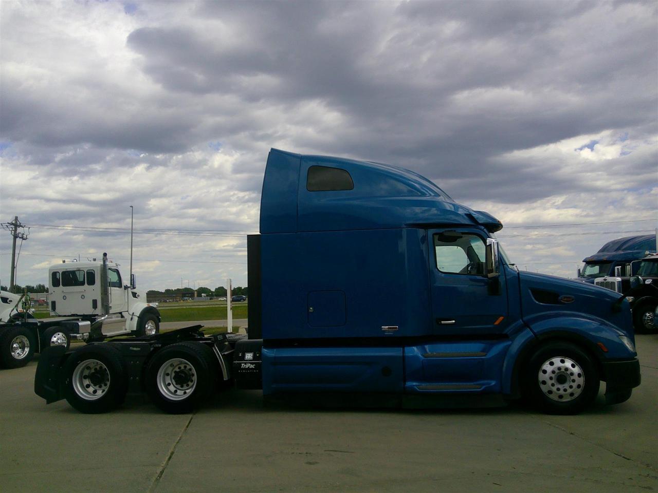 2020 Peterbilt 579 80" Ultraloft Fargo ND