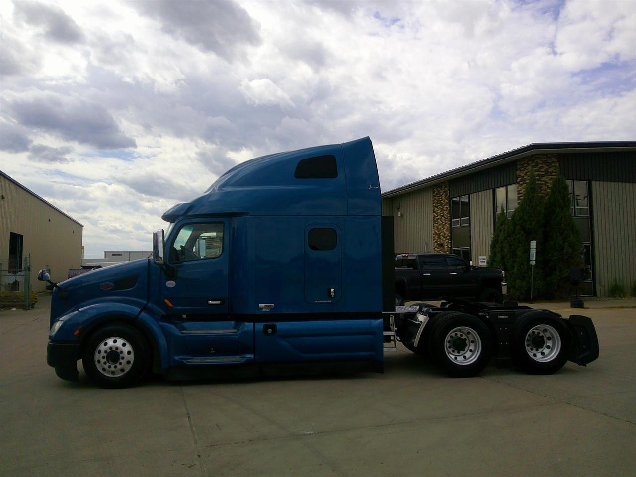 2020 Peterbilt 579 80" Ultraloft Fargo ND
