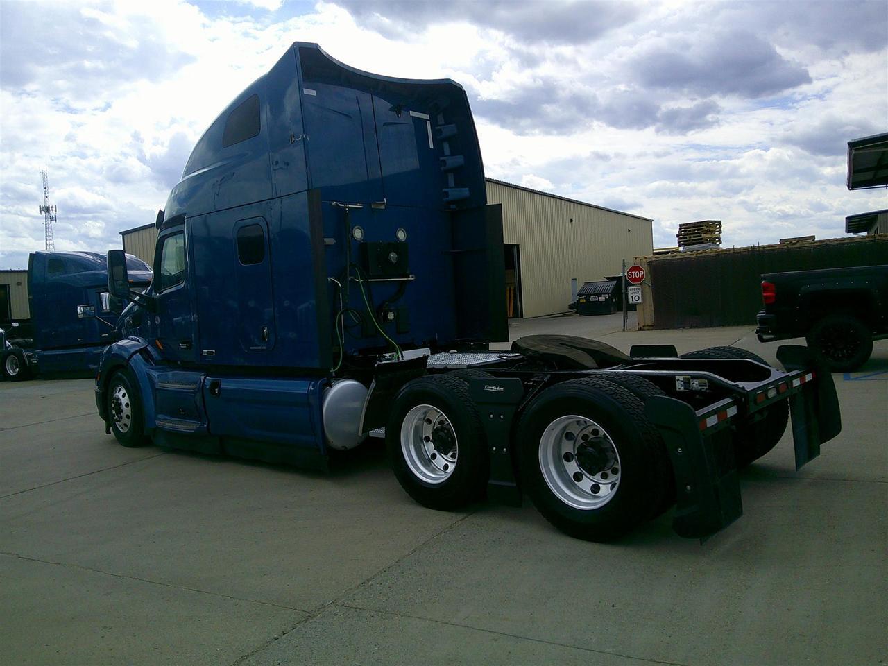 2020 Peterbilt 579 80" Ultraloft Fargo ND
