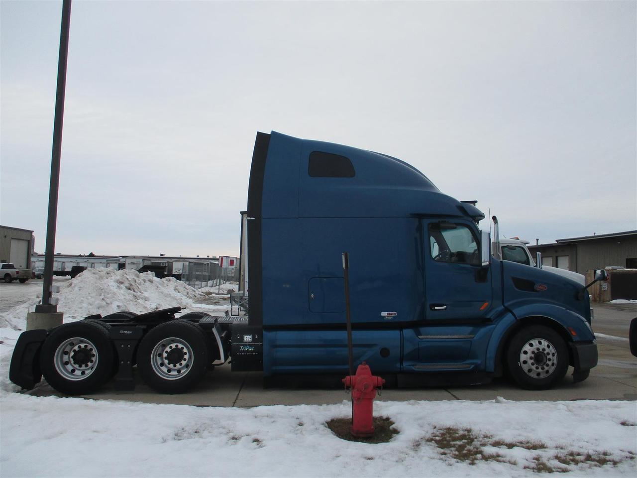 2020 Peterbilt 579 80" Ultraloft Fargo ND