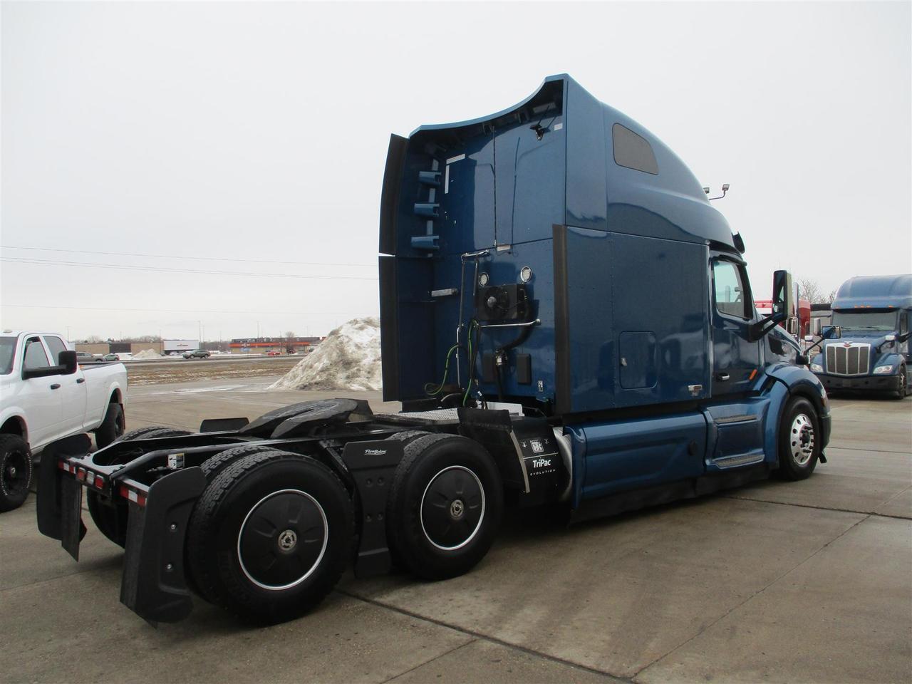 2020 Peterbilt 579 80" Ultraloft Fargo ND
