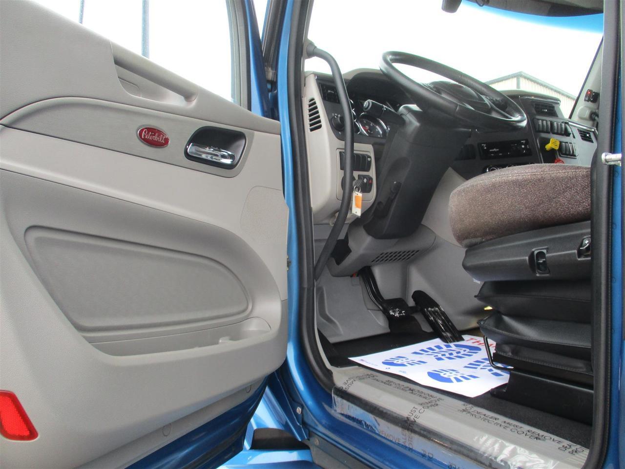 2020 Peterbilt 579 80" Ultraloft Fargo ND