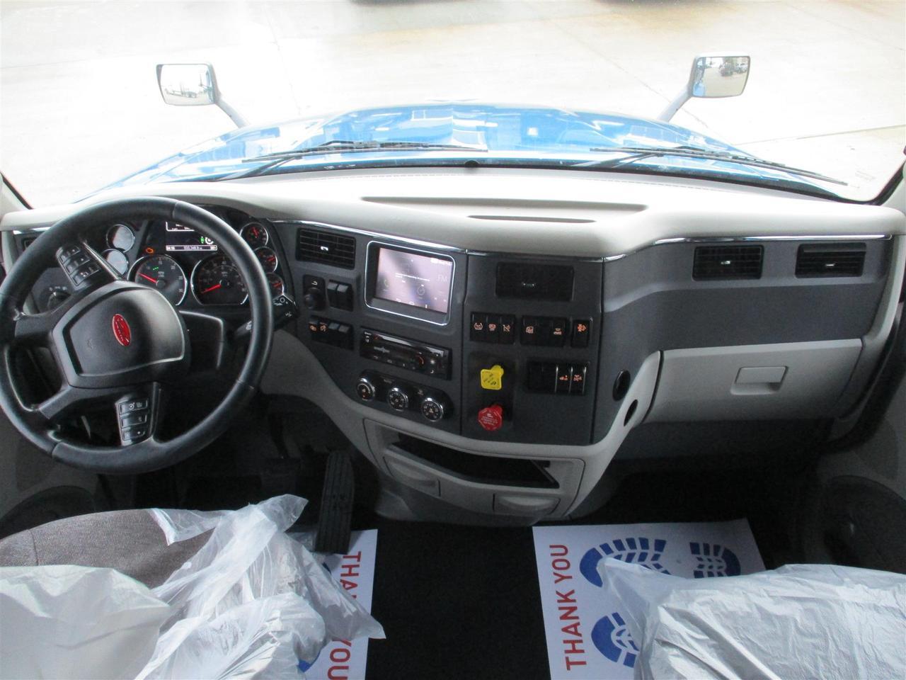 2020 Peterbilt 579 80" Ultraloft Fargo ND