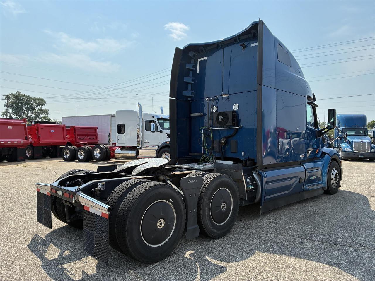 2020 Peterbilt 579 in South St. Paul, MN — photo 4