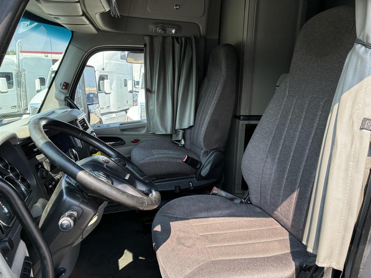 2020 Peterbilt 579 80" Ultraloft South St. Paul MN