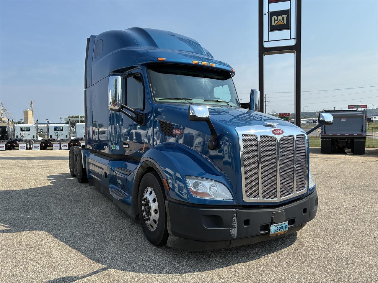 2020 Peterbilt 579 in South St. Paul, MN — photo 6