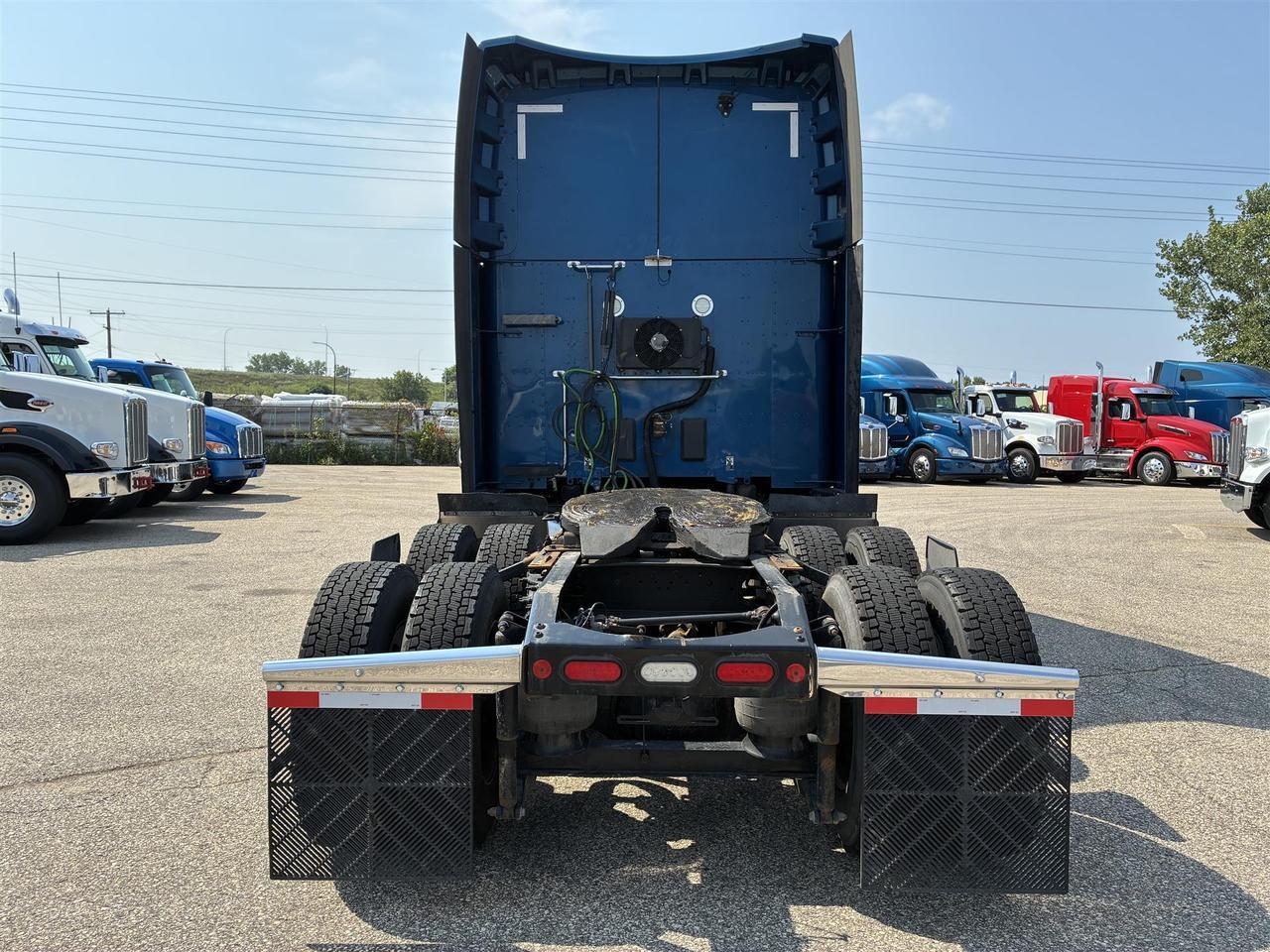 2020 Peterbilt 579 in South St. Paul, MN — photo 3