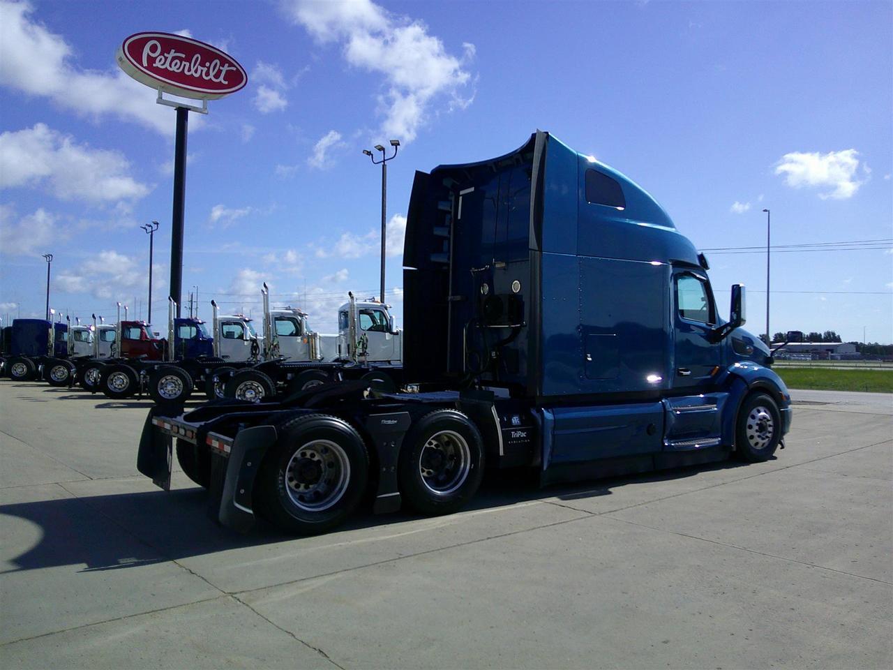 2020 Peterbilt 579 80" Ultraloft South St. Paul MN