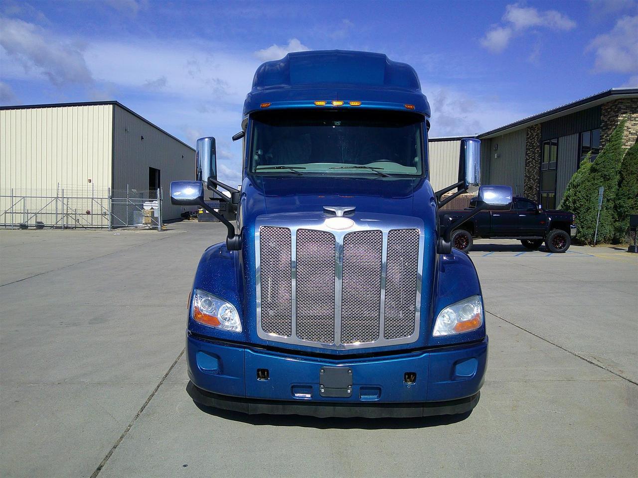 2020 Peterbilt 579 80" Ultraloft South St. Paul MN