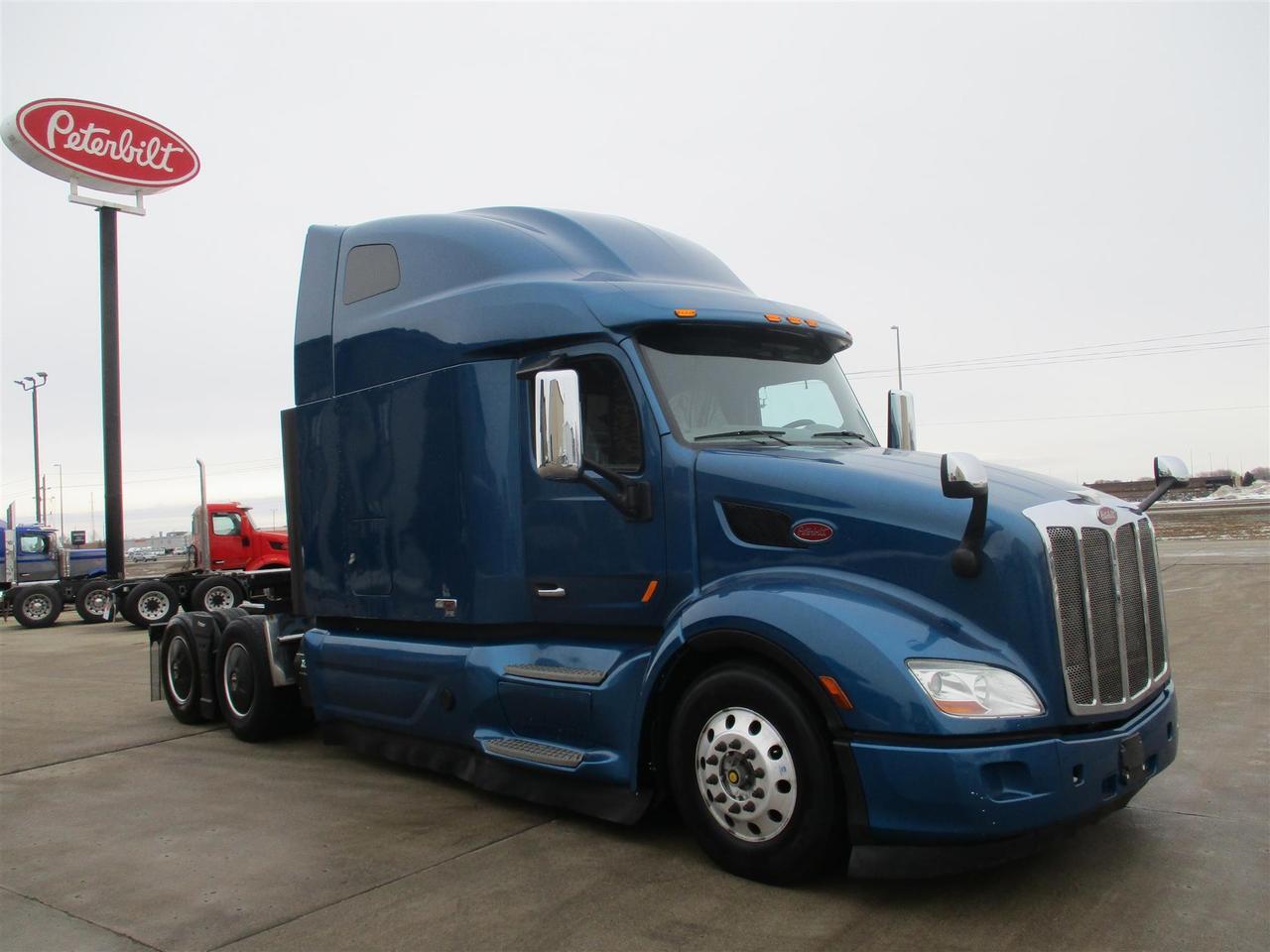 2020 Peterbilt 579 80" Ultraloft South St. Paul MN