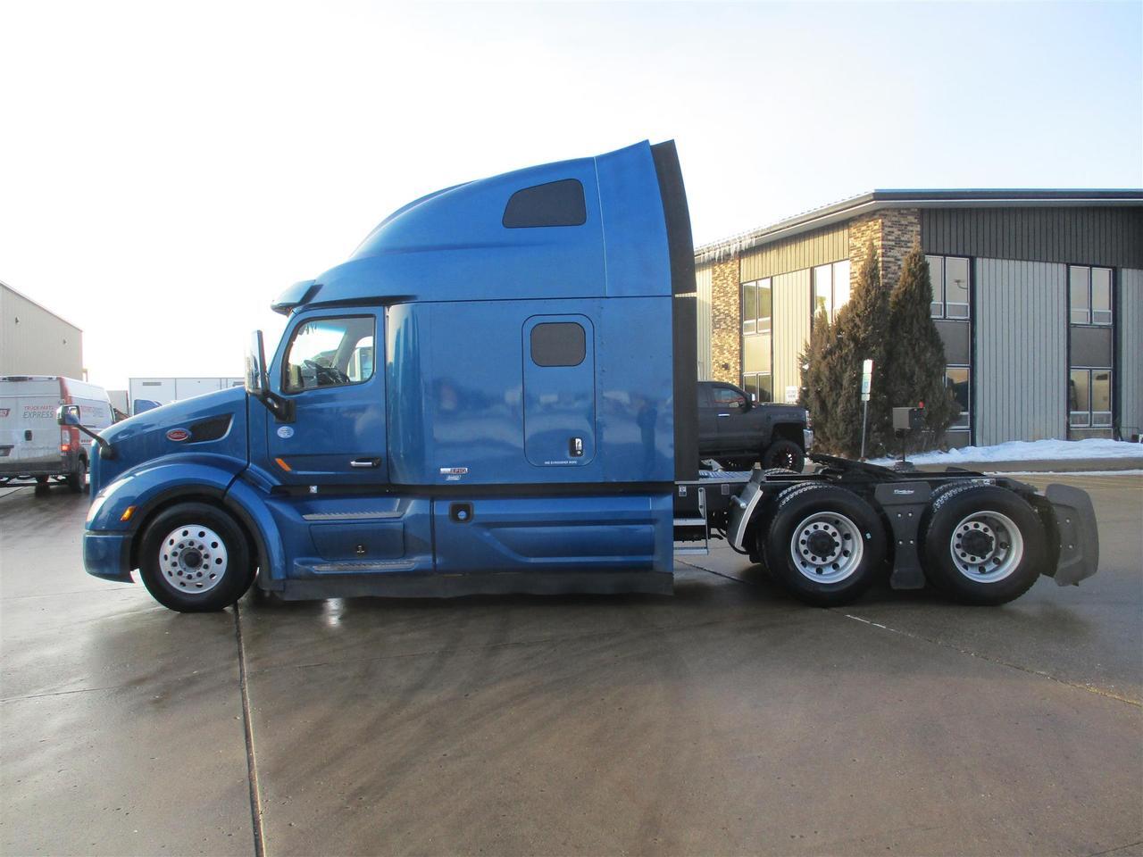 2020 Peterbilt 579 80" Ultraloft South St. Paul MN