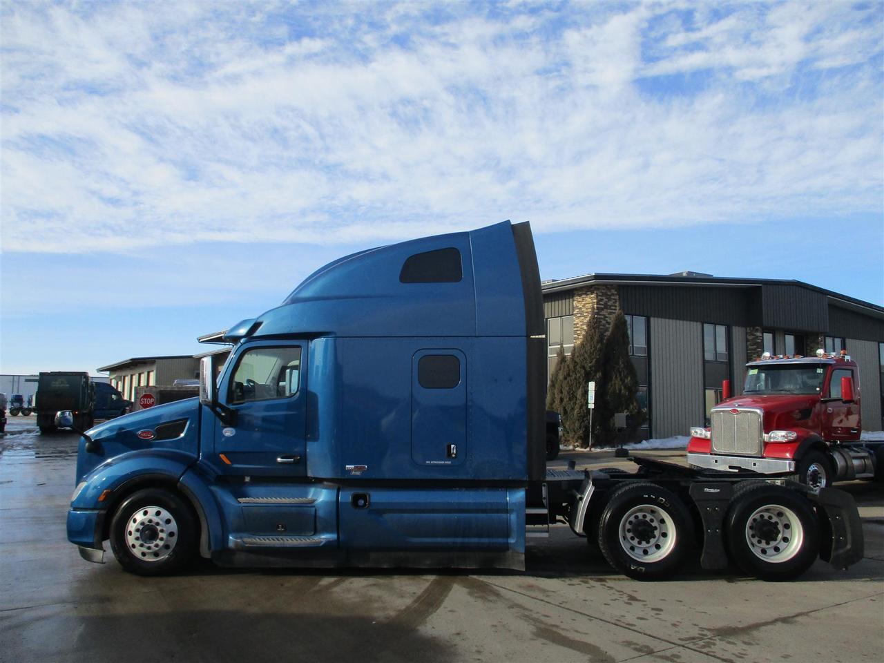 2020 Peterbilt 579 80" Ultraloft South St. Paul MN