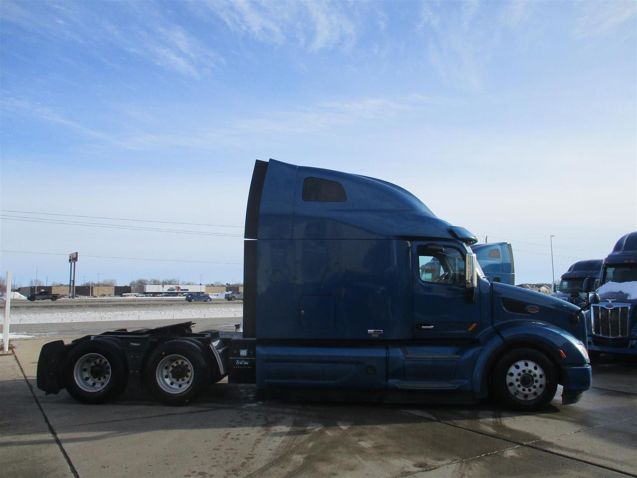 2020 Peterbilt 579 80" Ultraloft South St. Paul MN