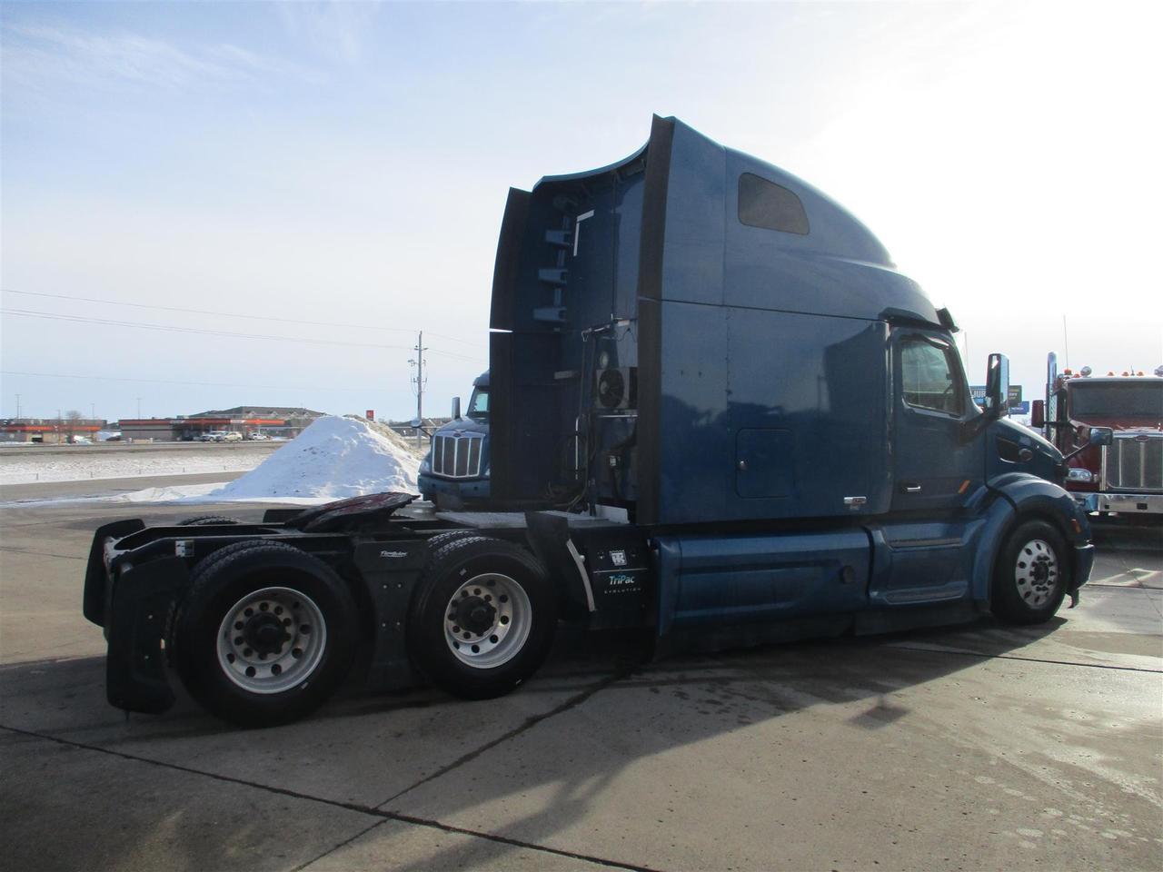 2020 Peterbilt 579 80" Ultraloft South St. Paul MN