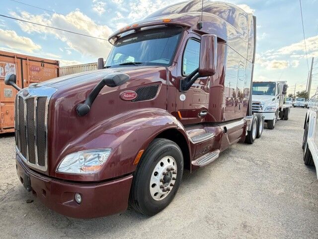 2020 Peterbilt 579 High Roof Sleeper Cab Tractor Trailer Truck