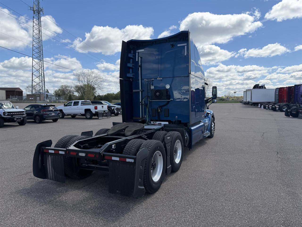 2020 Peterbilt 579 in Eau Claire, WI — photo 3