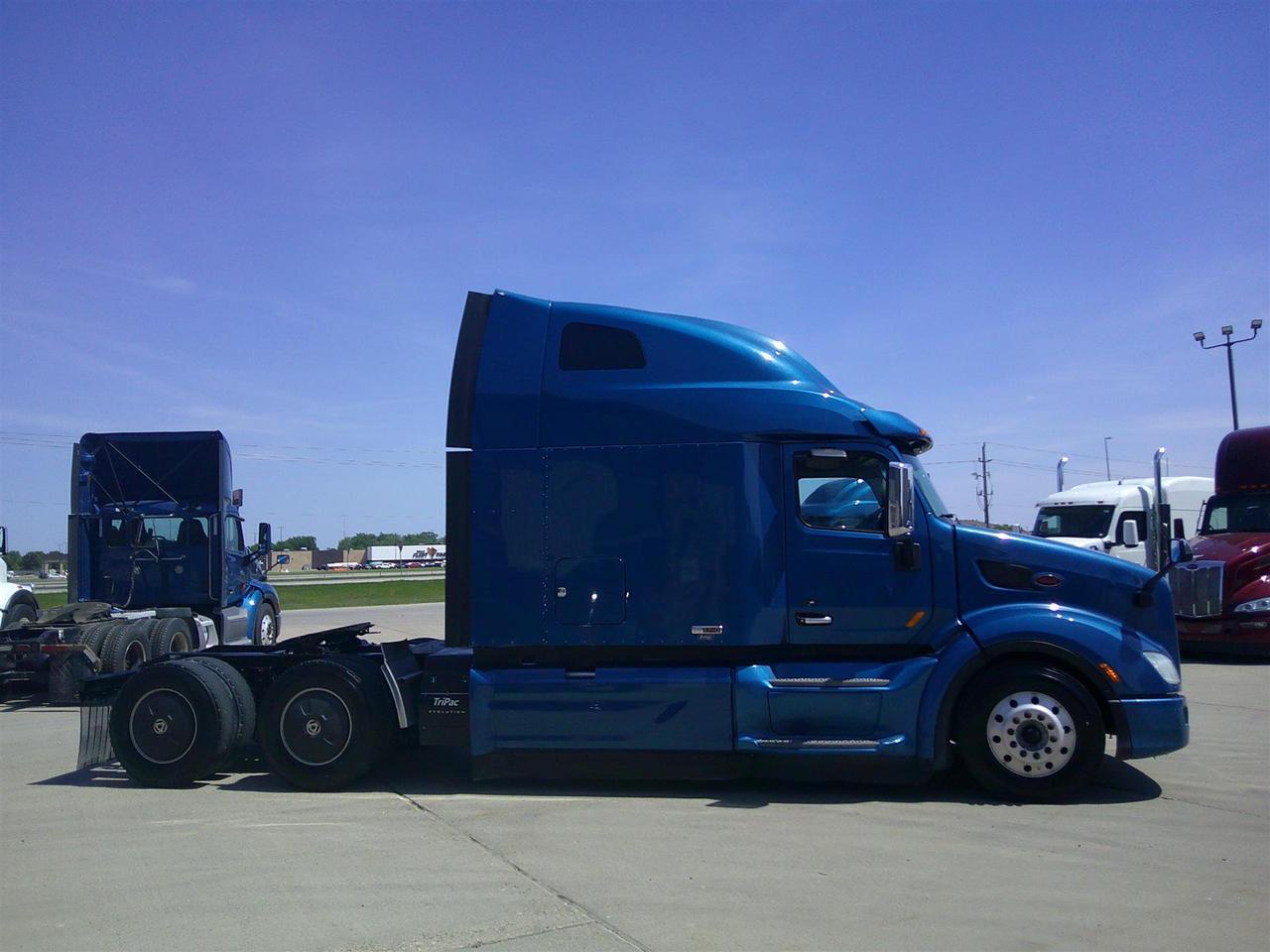 2020 Peterbilt 579 Ultraloft Eau Claire WI
