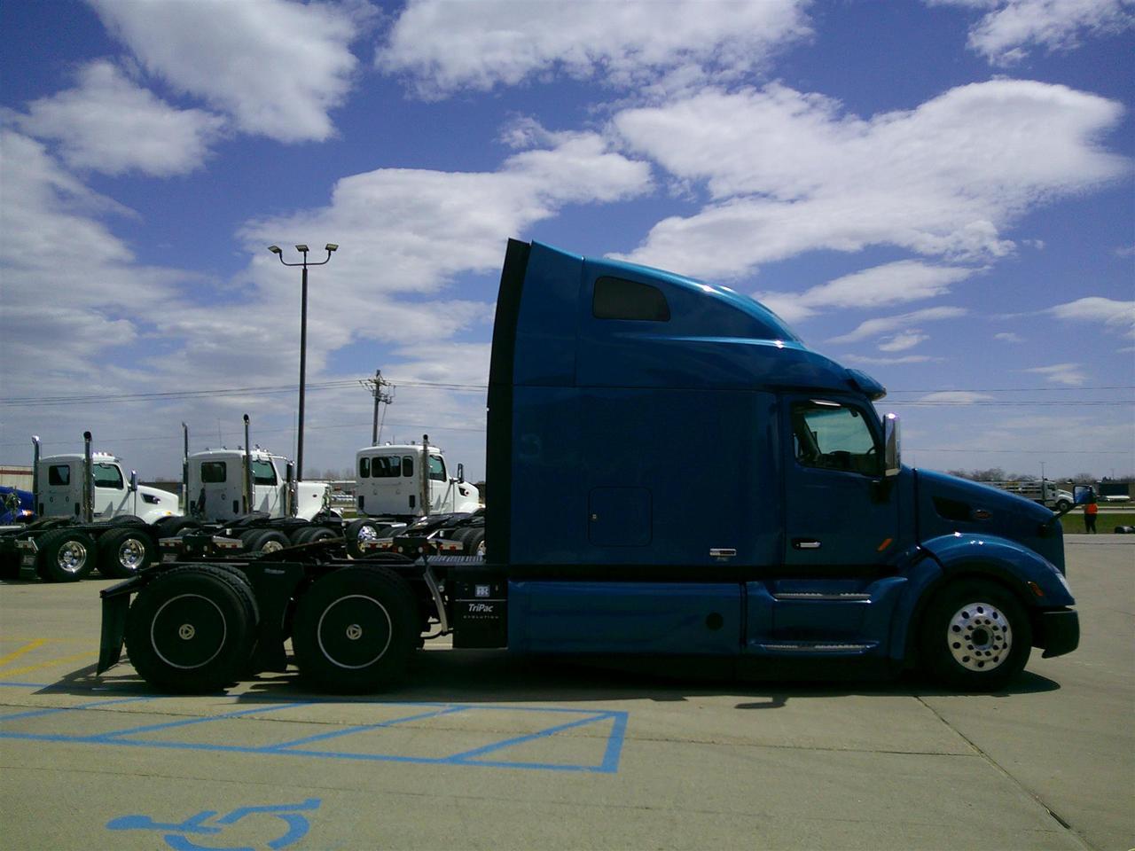 2020 Peterbilt 579 Ultraloft Eau Claire WI