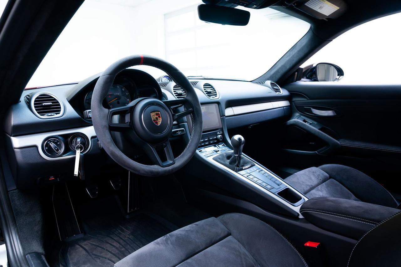 2020 Porsche 718 Cayman GT4 6-Speed Manual Adaptive Sports Seat (18-Way) Portland OR