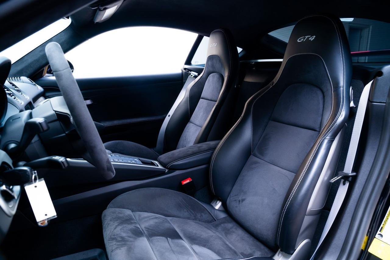 2020 Porsche 718 Cayman GT4 6-Speed Manual Adaptive Sports Seat (18-Way) Portland OR