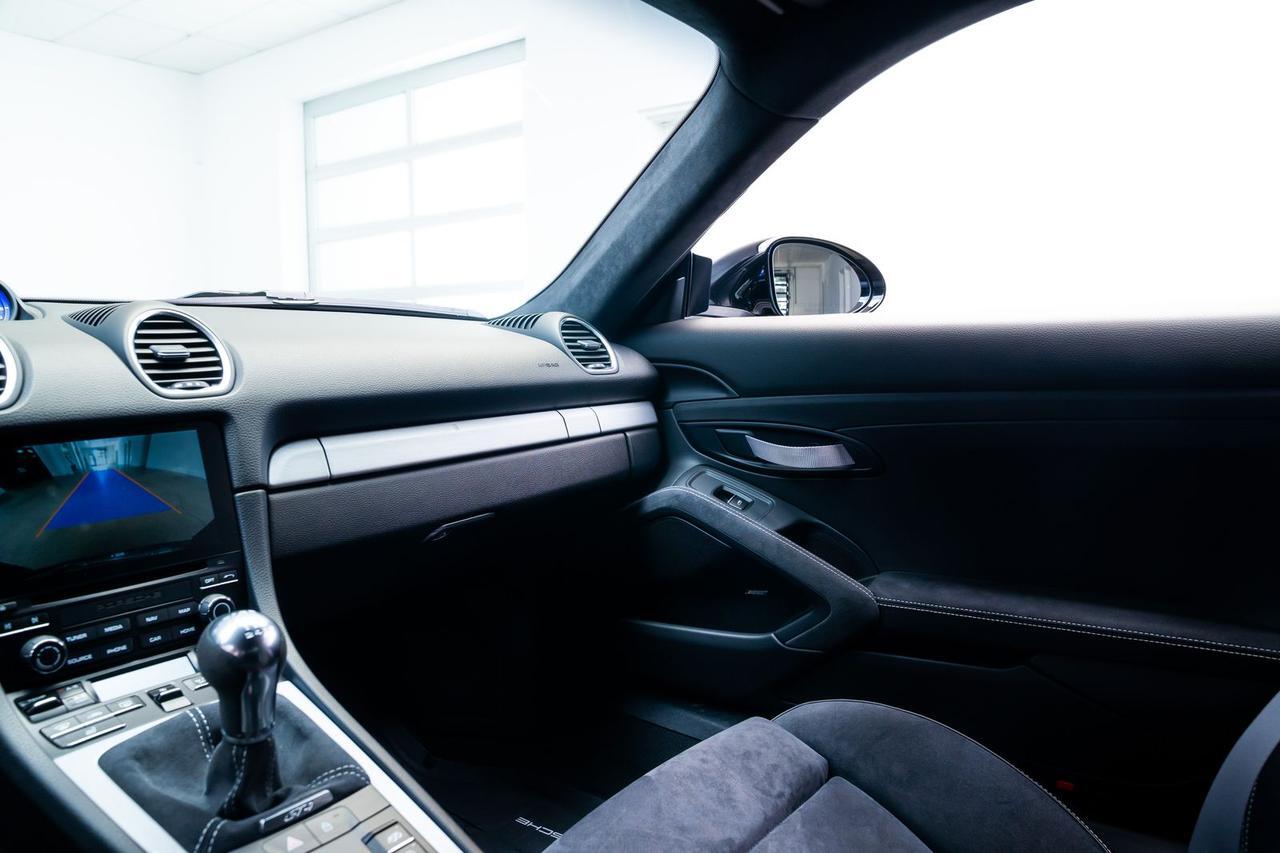 2020 Porsche 718 Cayman GT4 6-Speed Manual Adaptive Sports Seat (18-Way) Portland OR