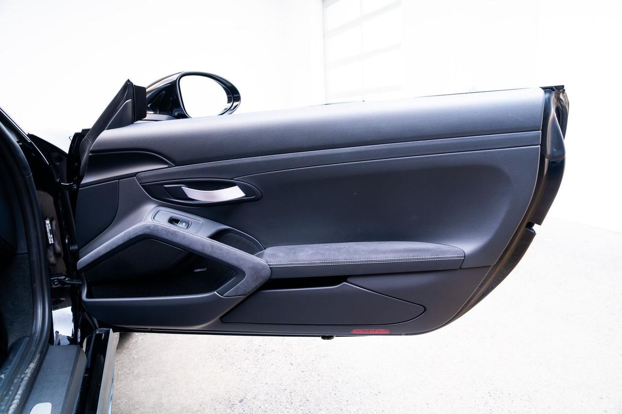 2020 Porsche 718 Cayman GT4 6-Speed Manual Adaptive Sports Seat (18-Way) Portland OR